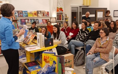 Visita de les alumnes del màster de Biblioteca Escolar de la UB