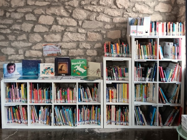 Una biblioteca a Rocallaura. (Roca…què?)